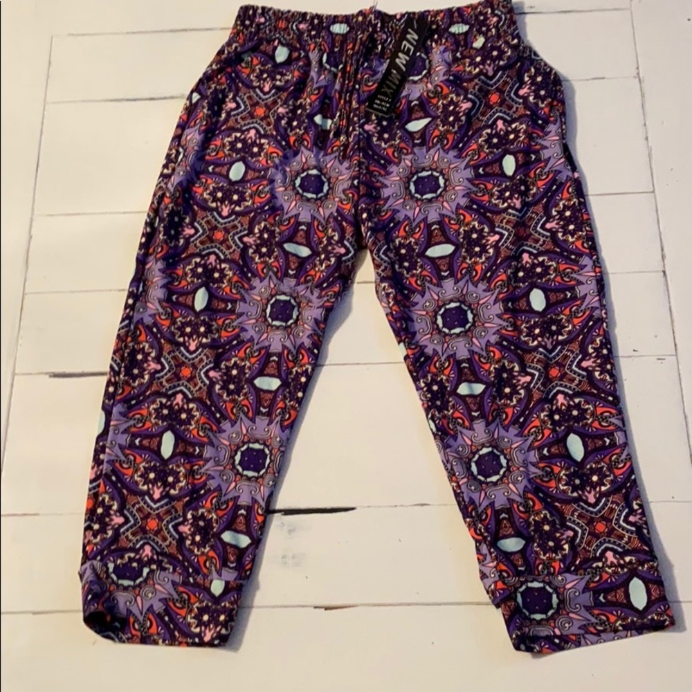 Plus size capris - Picture 4 of 4